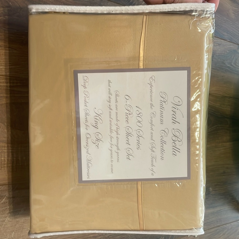 Virah Bella Platinum Collection 1800 Series King Sheets NIP